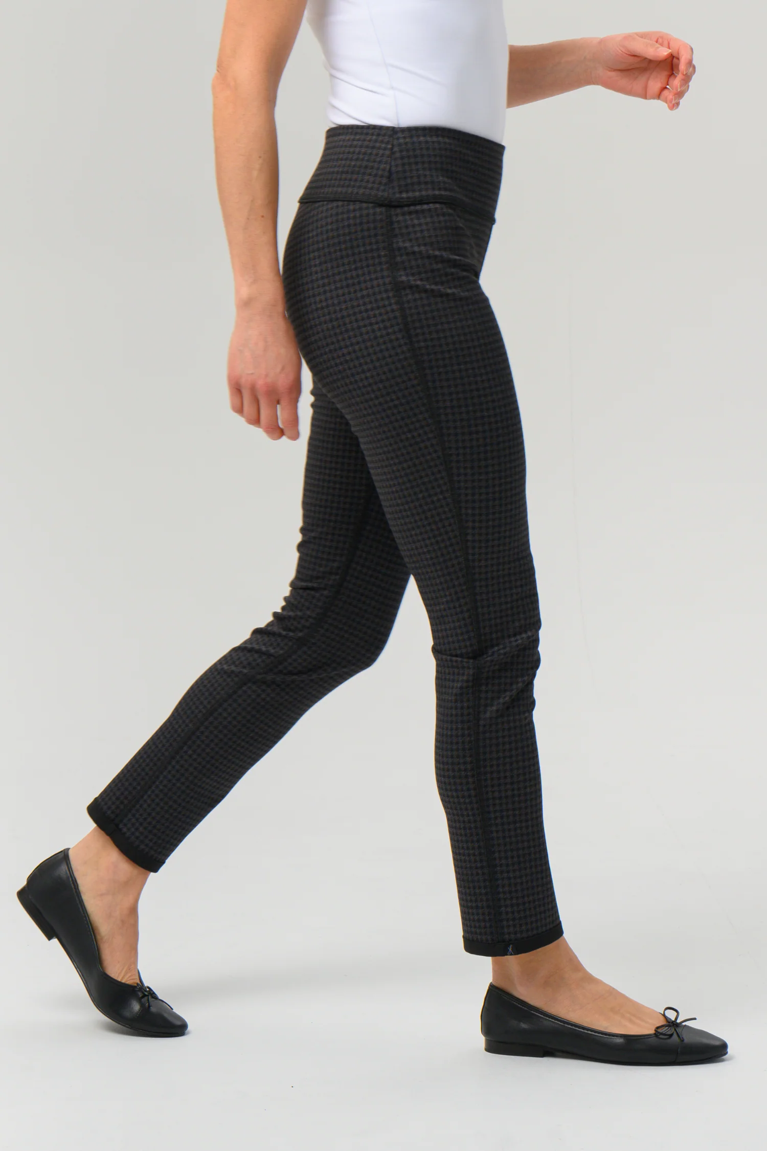 Aro Reversible Travel Pant - Image 3
