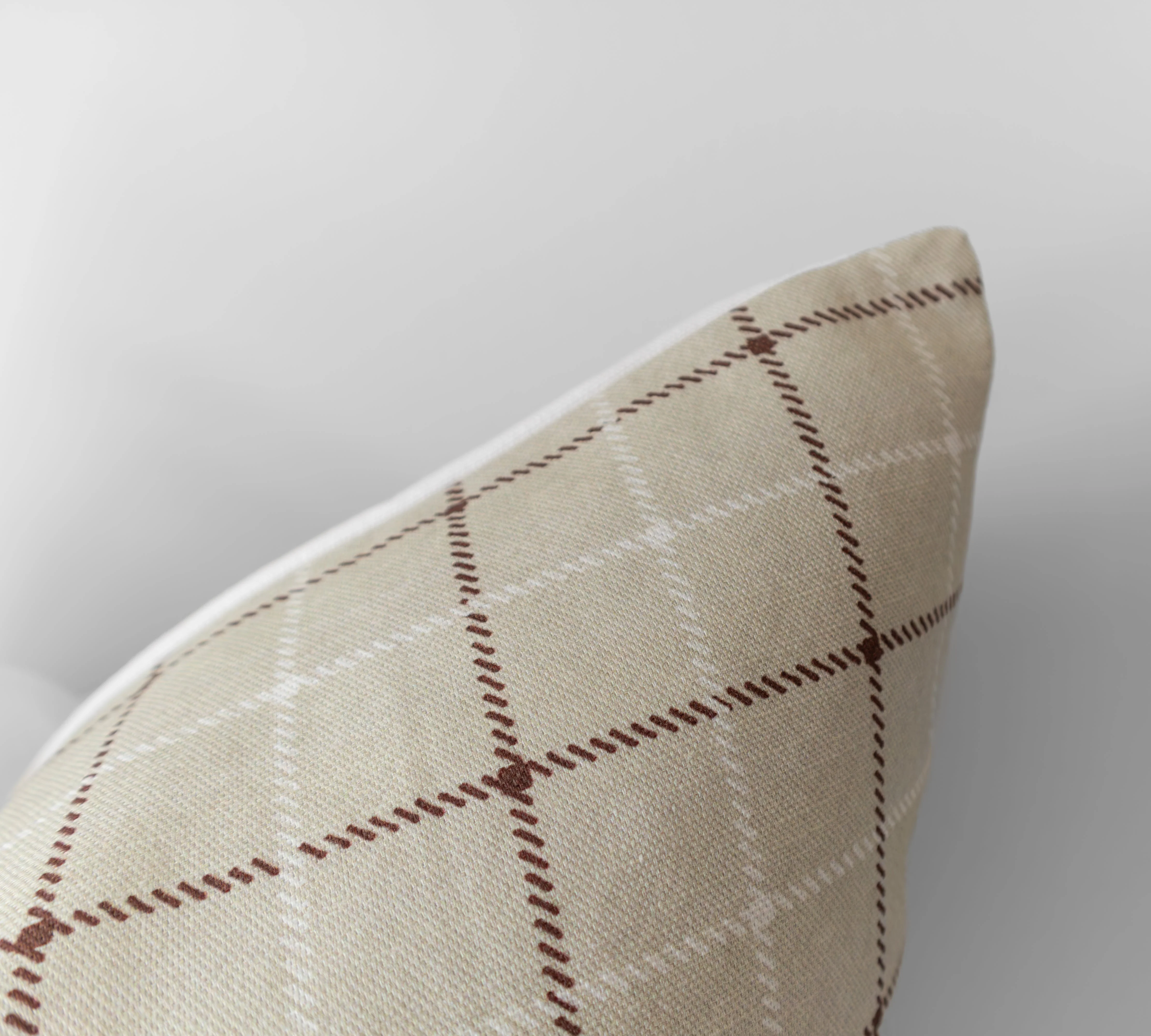 Niall | Neutral Interlock Geo Pillow Cover - Image 3